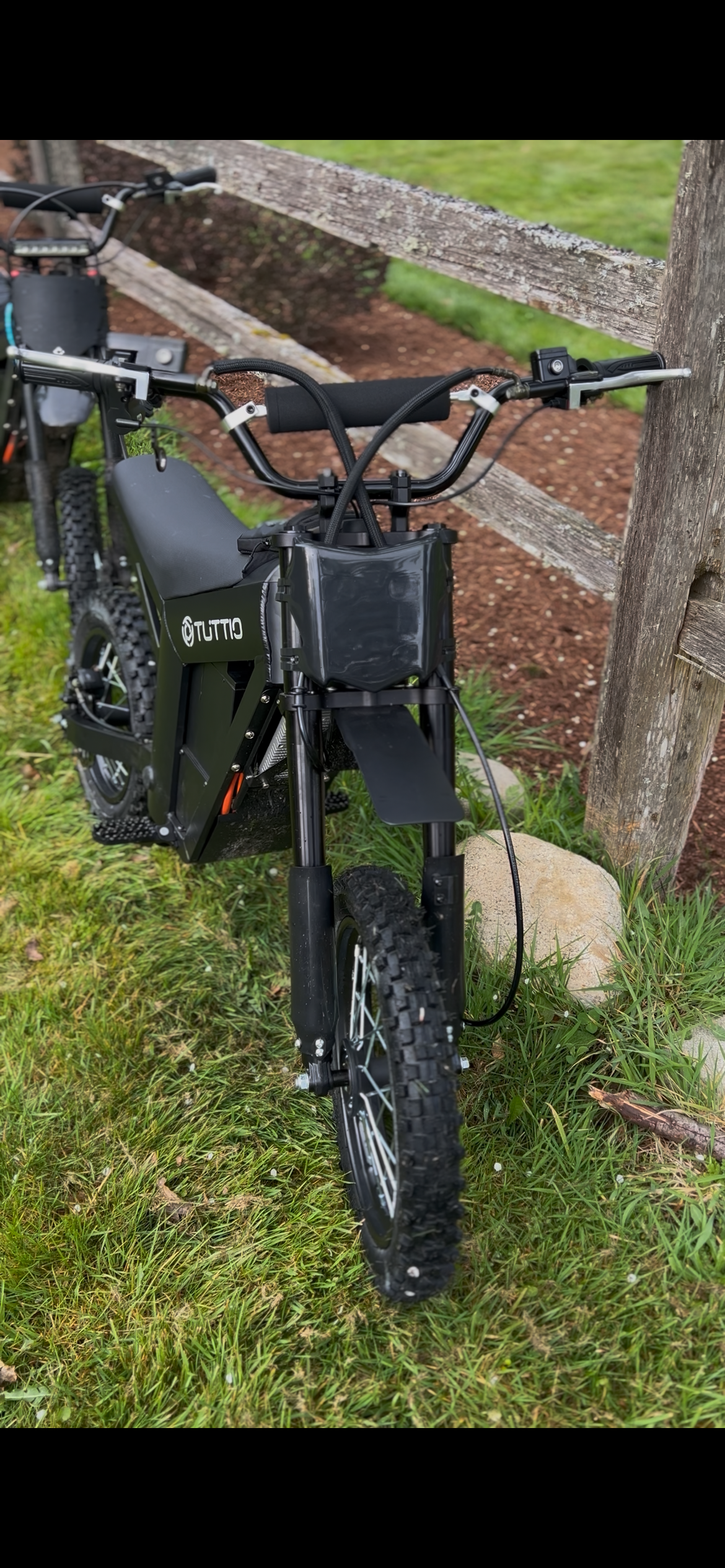 Glossy motocutz plate